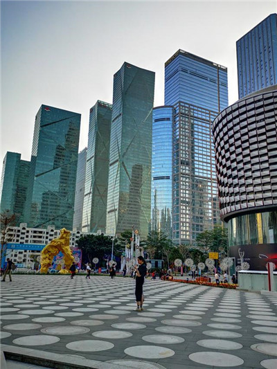 深圳变装CD会所，尽情展现不同的自我